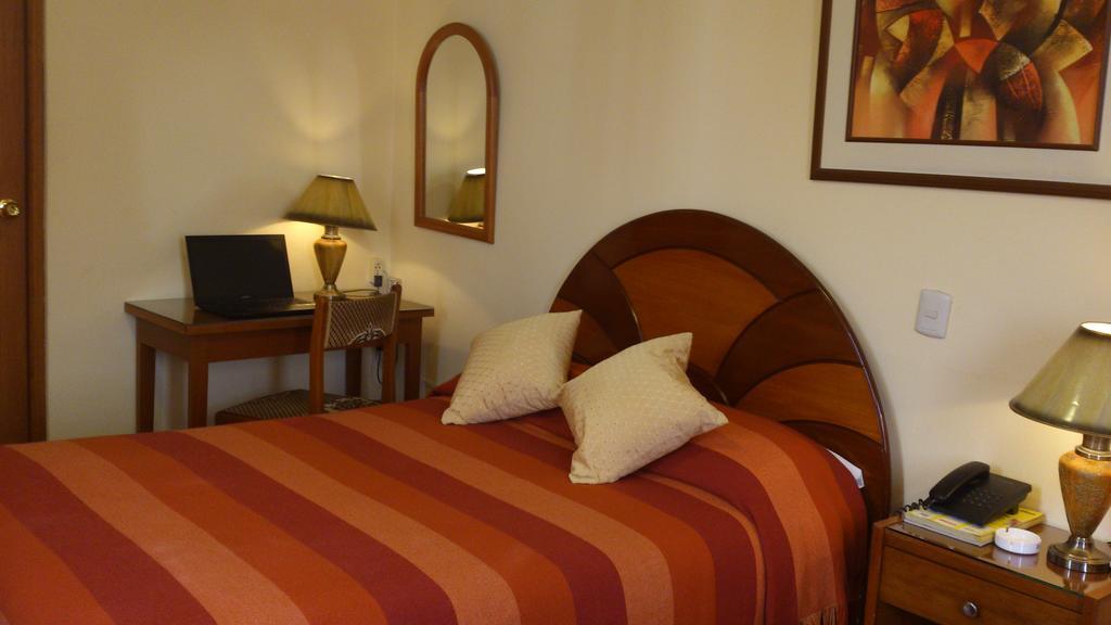 Copacabana Hotel Tacna Exterior photo