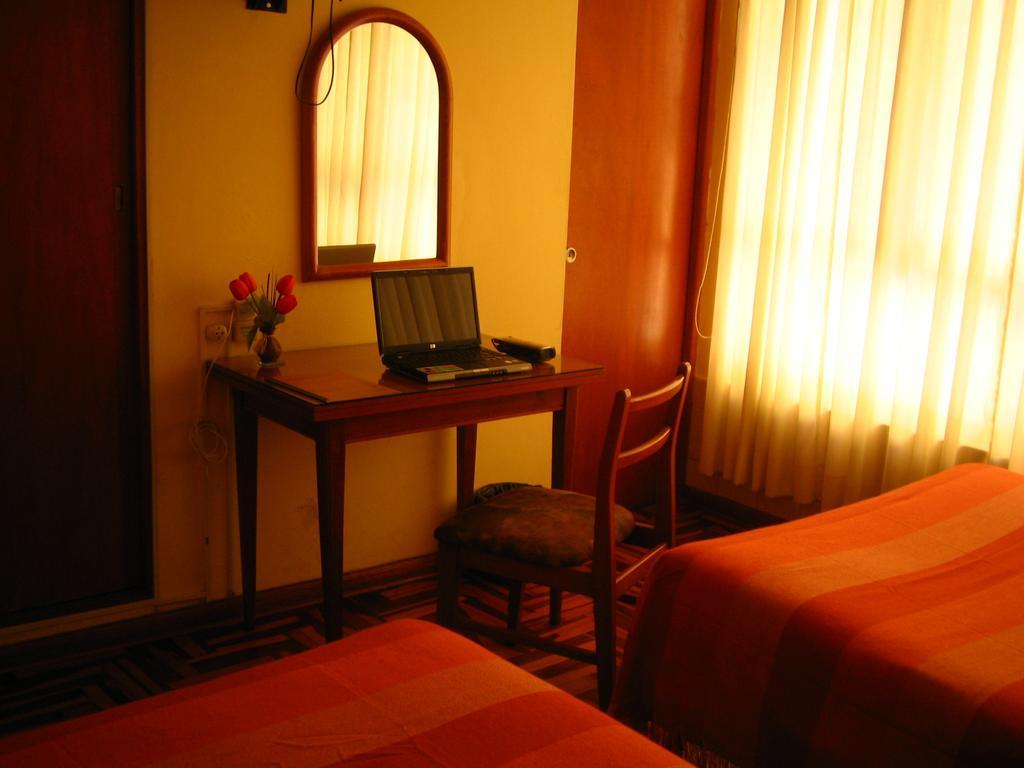 Copacabana Hotel Tacna Exterior photo